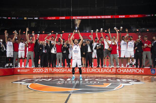 西班牙队连续30场正式比赛保持不败，打破队史纪录（西班牙队30场正式赛不败，创队史新高）