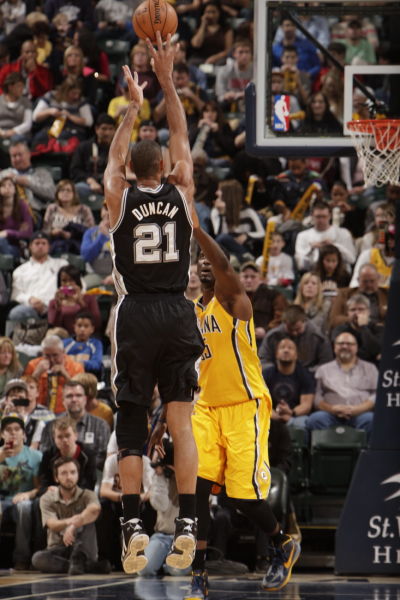 世联赛疯狂夜：巴西逆转日本，意大利横扫，冠军归属难料（世联赛惊魂夜：巴西逆袭日本、意大利横扫，冠军悬念陡增）