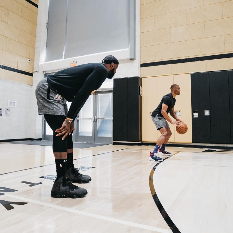 阿足协主席：我们在与斯卡洛尼的代表谈判，想续约到2030年（阿根廷足协主席：正与斯卡洛尼团队洽谈，目标续约至2030年）