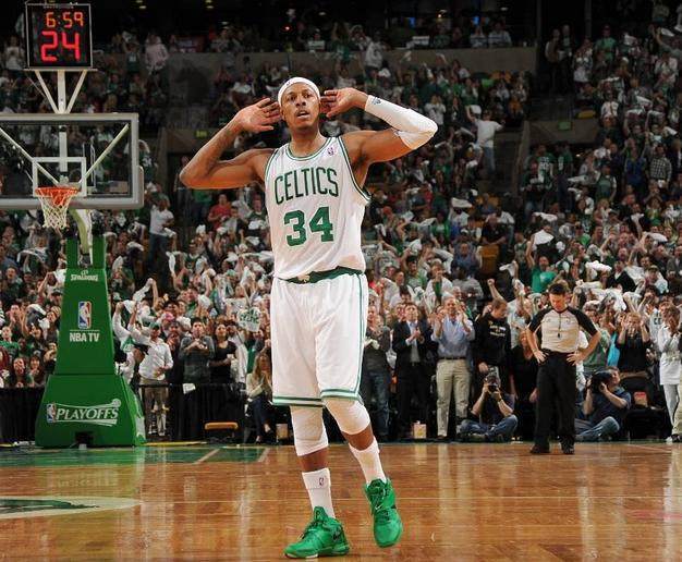 马刺vs掘金裁判报告：漏吹最后1.6秒巴恩斯对穆雷三分犯规（马刺战掘金裁判报告：末1.6秒漏判，穆雷三分出手遭巴恩斯犯规）